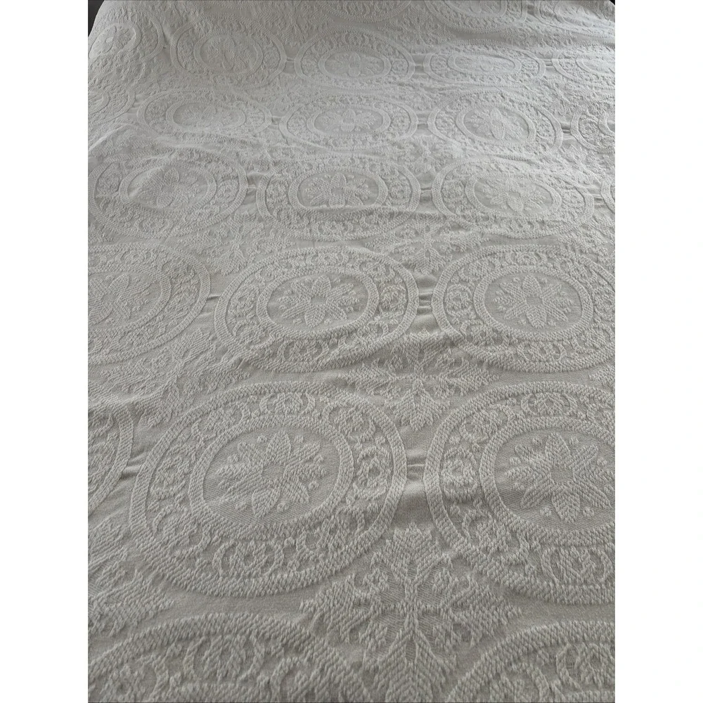 Vintage‎ Cannon Matelasse Bedspread Ivory Medallions Floral Fringe Full 92x108